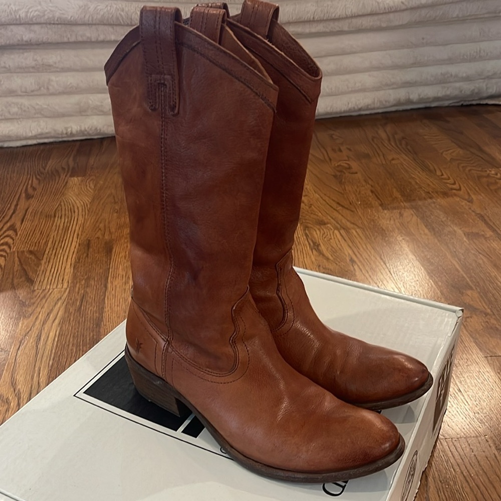 Frye Carson Pull On Boots - cognac - 8M - Picture 2 of 9